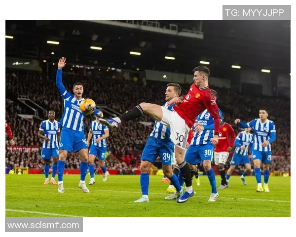 足总杯激战曼联小胜本菲卡逆转时刻点燃全场激情 足总杯激战曼联小胜本菲卡逆转时刻点燃全场激情