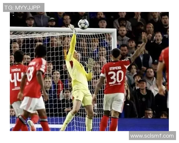 足总杯激战：莱比锡逆转本菲卡红牌事件引发全场热议与争议