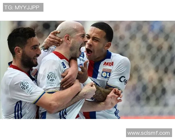 友谊赛精彩对决里昂险胜那不勒斯红牌事件引发全场热议